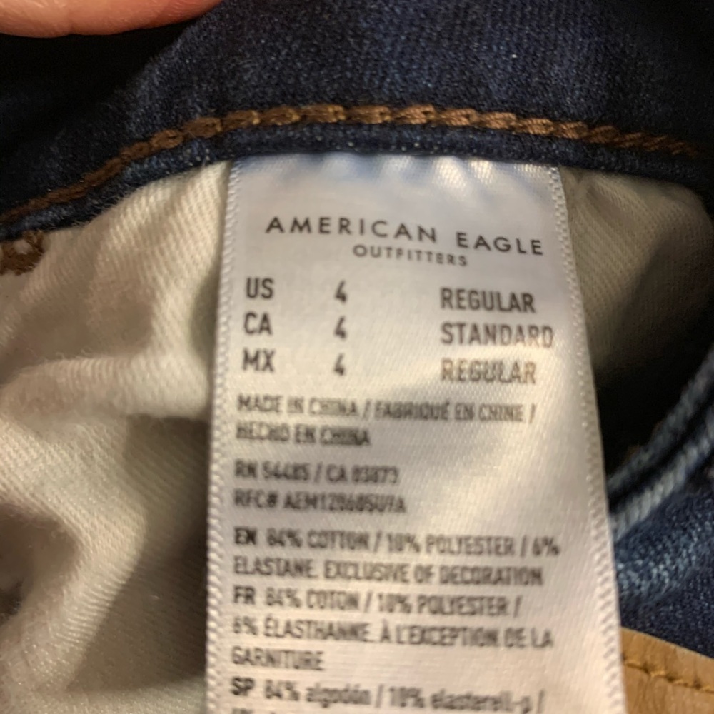 American Eagle Ladies Dream Jean Size 4. - Picture 7 of 7